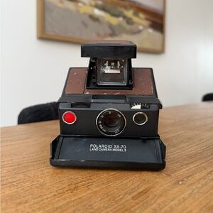Polaroid SX-70 Land Camera Model 3 - Black and Brown